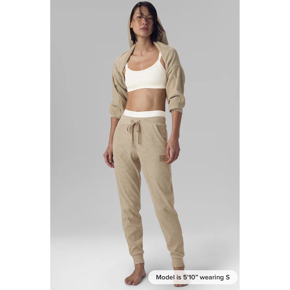 ALO Yoga Muse Tan joggers